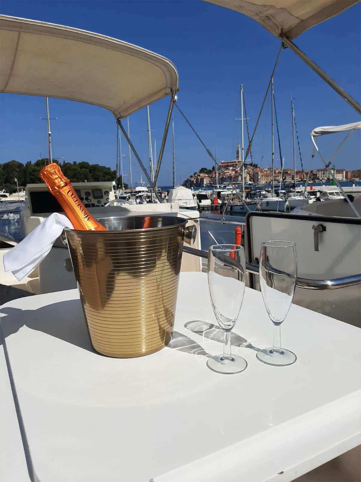 Sixyacht - Ferretti 460