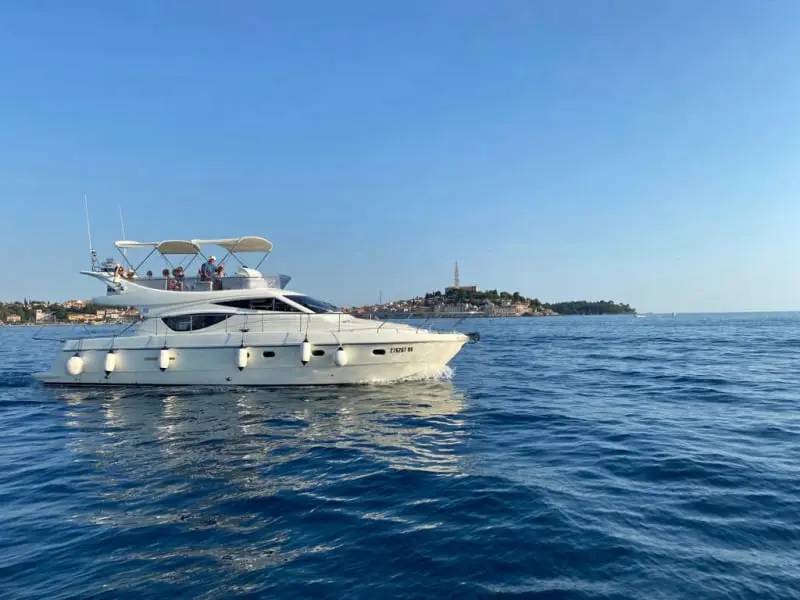 Six Yacht - slika 13